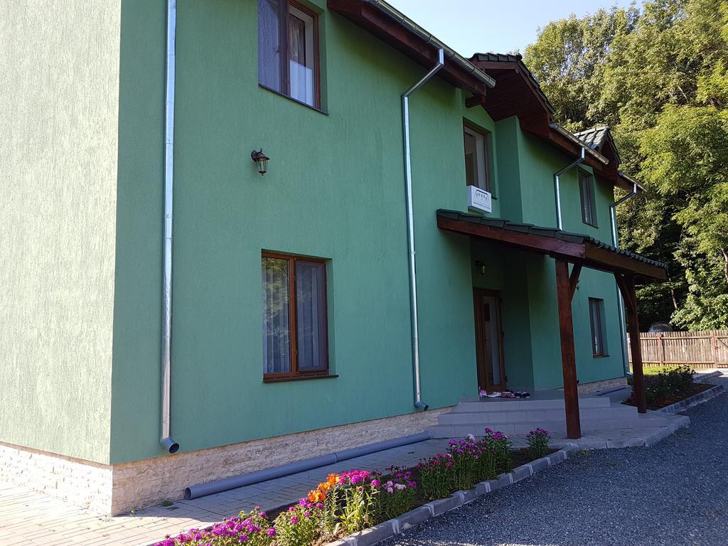 Agropensiunea Cetatuia Luncavita Esterno foto