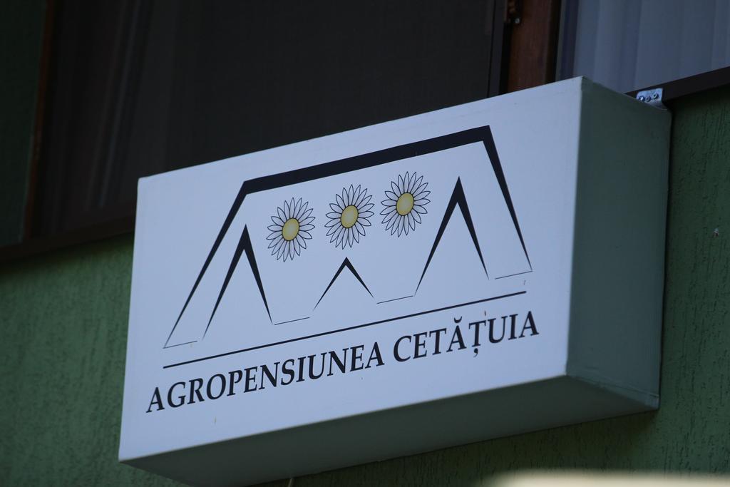Agropensiunea Cetatuia Luncavita Esterno foto