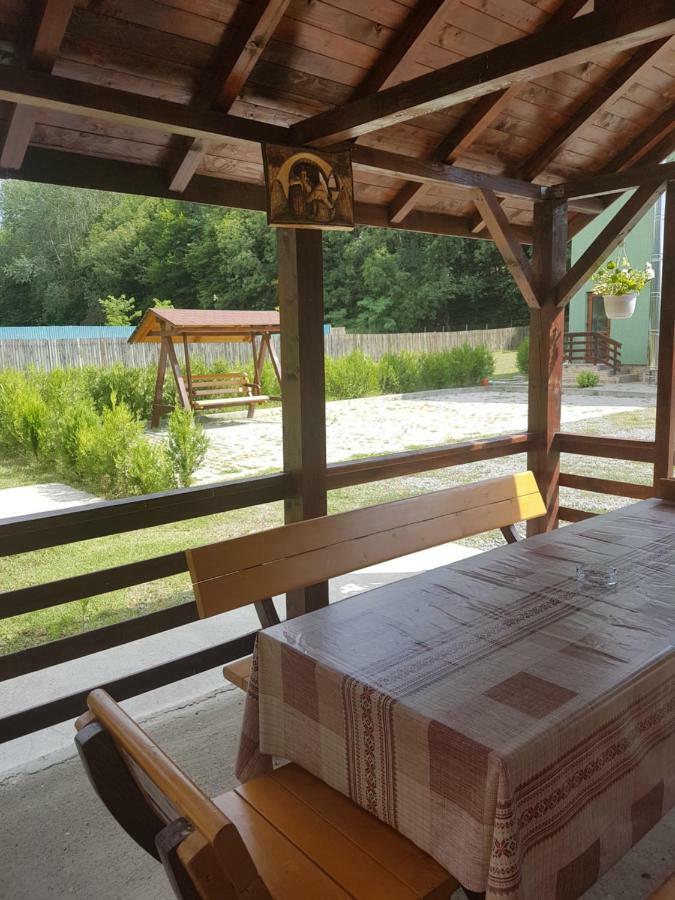 Agropensiunea Cetatuia Luncavita Esterno foto