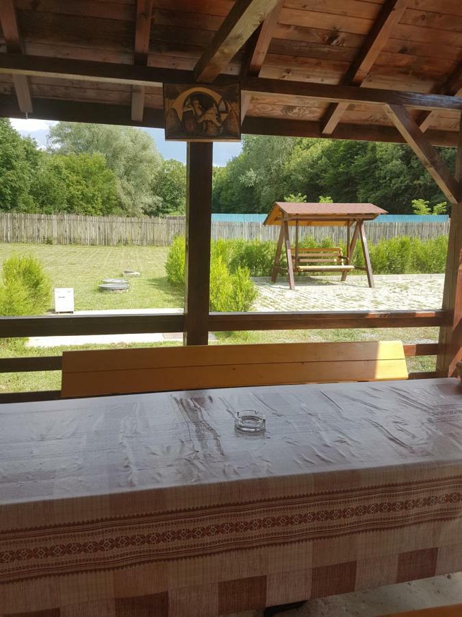 Agropensiunea Cetatuia Luncavita Esterno foto